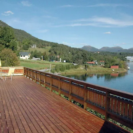 4 Person In Vagland-by Traum Semesterbostad Bårdset